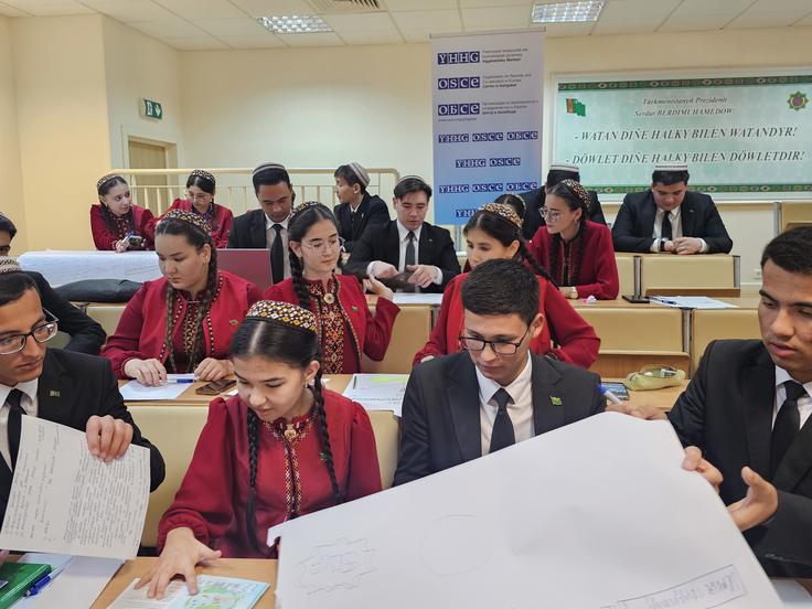 OSCE lecture on public speaking to promote economic and environmental agenda